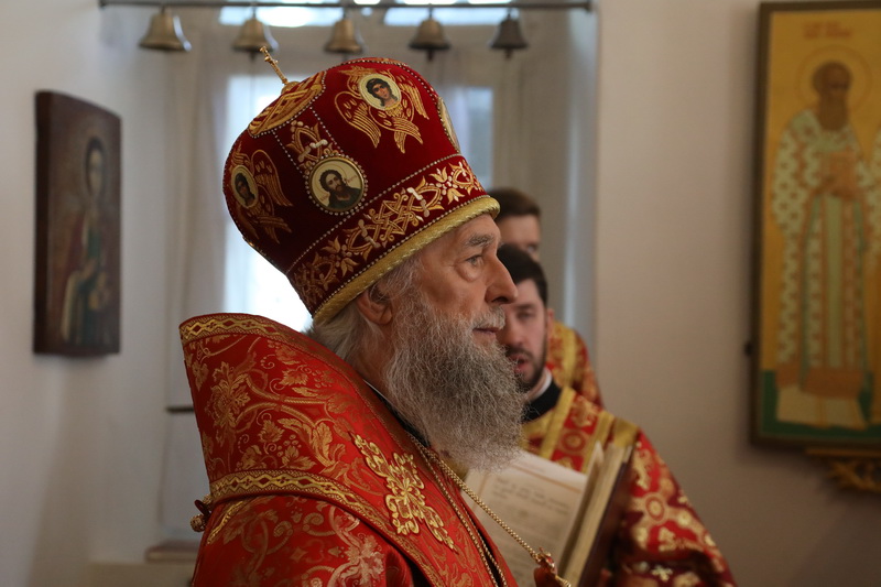 митрополит Саранский и Мордовский Зиновий возглавил Божественную литургию в храме 